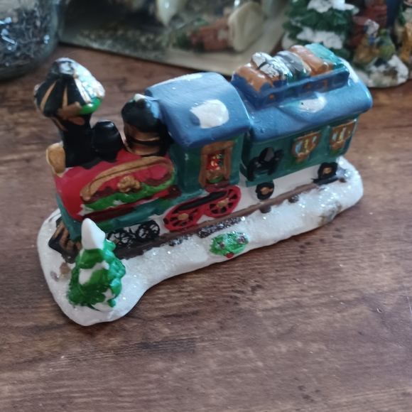Windham heights Cobble Cornerstone ceramic snowy train - Picture 2 of 3